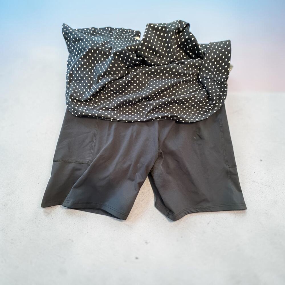 Dona Jo running. Skort. Black with white polka dots - Picture 5 of 8